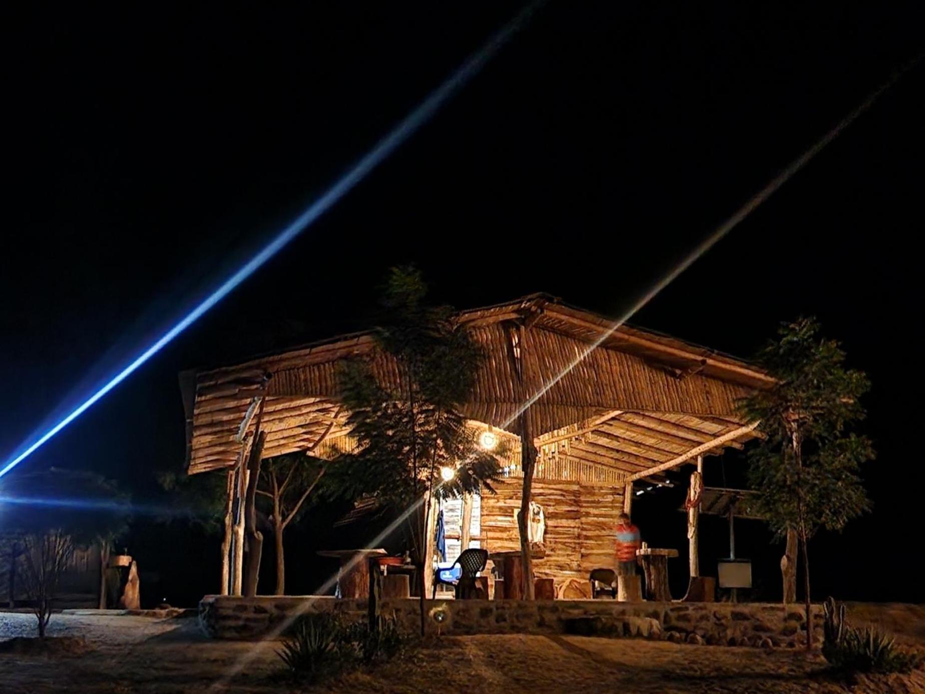 Mana Star Lounge Hotel Villavieja Buitenkant foto
